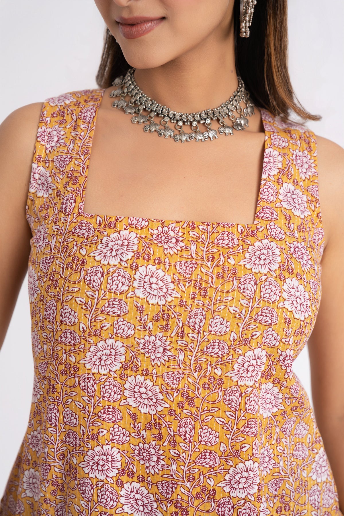 Bloom Square Sleeveless Kurti